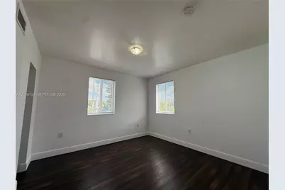 540 NW 7th St #35, Miami, FL 33136 - Photo 6