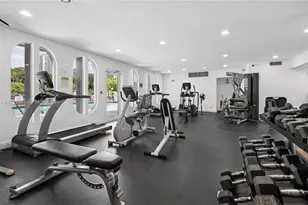 200 Diplomat Pkwy, Hallandale Beach, FL 33009 - Photo 18