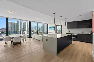 20 NE 11th St, Miami, FL 33132 - Photo 1