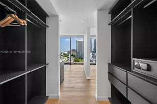 20 NE 11th St, Miami, FL 33132 - Photo 48