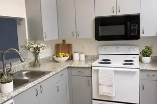 5016 Rose Hill Dr, Boynton Beach, FL 33437 - Photo 2