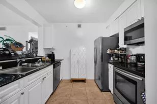 900 SW 8th St, Miami, FL 33130 - Photo 12