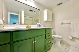 3000 NE 48th St, Fort Lauderdale, FL 33308 - Photo 18