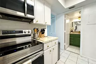 3000 NE 48th St, Fort Lauderdale, FL 33308 - Photo 8