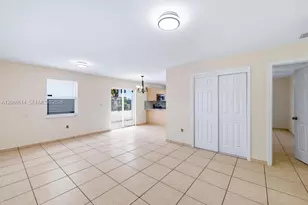 3072 NW 14th St, Miami, FL 33125 - Photo 8