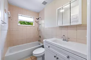 3072 NW 14th St, Miami, FL 33125 - Photo 6
