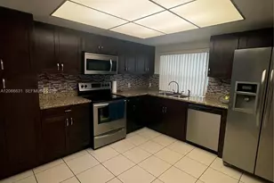 17919 NW 66th Ct, Hialeah, FL 33015 - Photo 6