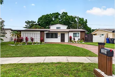 7221 Freedom St, Hollywood, FL 33024 - Photo 2
