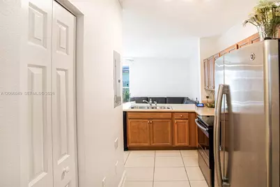 132 SE 28th Pl, Homestead, FL 33033 - Photo 2