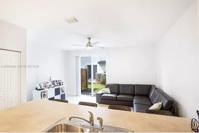 132 SE 28th Pl, Homestead, FL 33033 - Photo 8