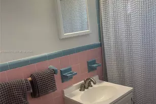 338 Roosevelt St, Hollywood, FL 33019 - Photo 6