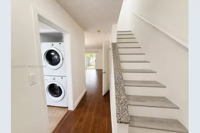 1720 W 75th St, Hialeah, FL 33014 - Photo 14