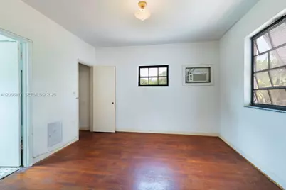 621 NE 57th St, Miami, FL 33137 - Photo 14