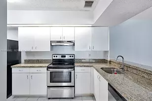 18830 NW 57th Ave, Hialeah, FL 33015 - Photo 12