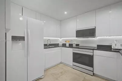 2301 Collins Ave #908, Miami Beach, FL 33139 - Photo 10