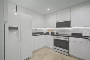 2301 Collins Ave, Miami Beach, FL 33139 - Photo 10