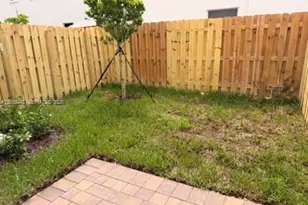 2560 SE 25th Rd, Homestead, FL 33035 - Photo 8