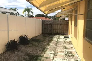 2724 NE 32nd St, Fort Lauderdale, FL 33306 - Photo 10
