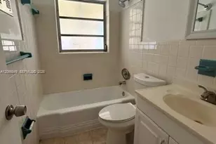 2724 NE 32nd St, Fort Lauderdale, FL 33306 - Photo 18