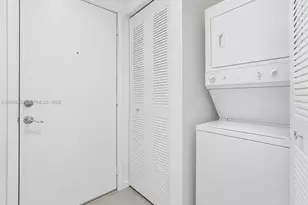 234 NE 3rd St, Miami, FL 33132 - Photo 14