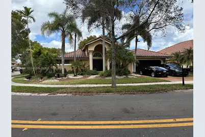 966 Spoonbill Cir, Weston, FL 33326 - Photo 1