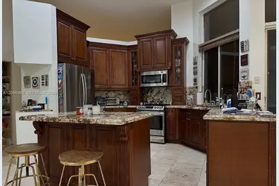 966 Spoonbill Cir, Weston, FL 33326 - Photo 2