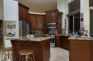 966 Spoonbill Cir, Weston, FL 33326 - Photo 2