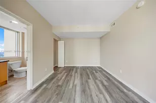 300 S Biscayne Blvd, Miami, FL 33131 - Photo 18