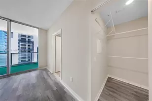 300 S Biscayne Blvd, Miami, FL 33131 - Photo 20