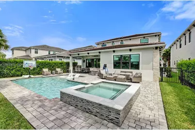 12474 Solana Bay Cir, Palm Beach Gardens, FL 33412 - Photo 2