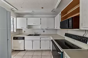 2491 SW 82nd Ave, Davie, FL 33324 - Photo 6