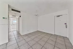 2491 SW 82nd Ave, Davie, FL 33324 - Photo 4