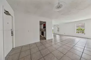 2491 SW 82nd Ave, Davie, FL 33324 - Photo 2