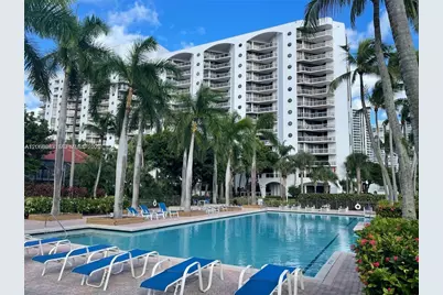 3610 Yacht Club Dr #514, Aventura, FL 33180 - Photo 2