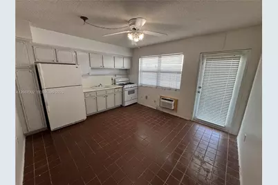 524 Washington Ave #311, Miami Beach, FL 33139 - Photo 4