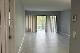 230 Lakeview Dr, Weston, FL 33326 - Photo 2