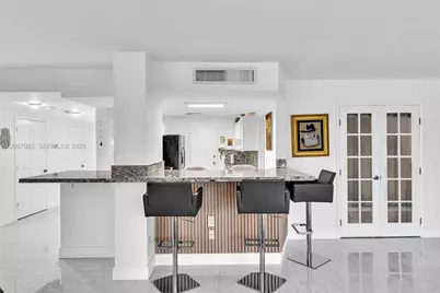 800 NE 195th St #220, Miami, FL 33179 - Photo 22