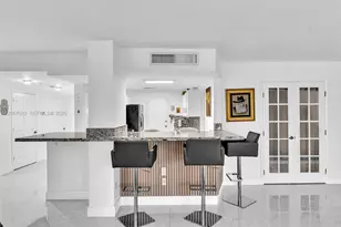 800 NE 195th St, Miami, FL 33179 - Photo 22