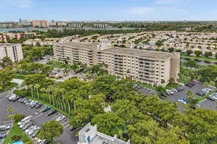 800 NE 195th St, Miami, FL 33179 - Photo 56