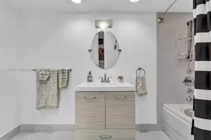 800 NE 195th St, Miami, FL 33179 - Photo 32