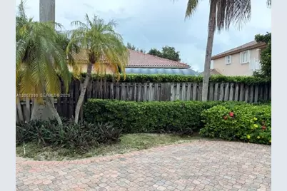 11351 NW 64th Ter, Doral, FL 33178 - Photo 8