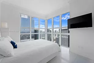 950 Brickell Bay Dr, Miami, FL 33131 - Photo 8