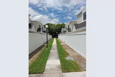 6835 SW 45th Ln, Miami, FL 33155 - Photo 2