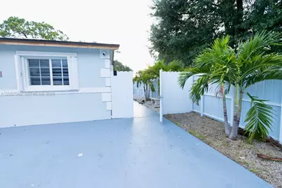 20760 NW 37th Ct #2, Miami Gardens, FL 33055 - Photo 1