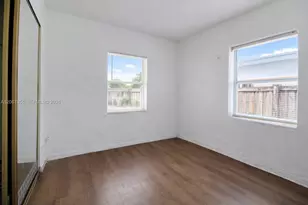 915 SW 9th Ct, Miami, FL 33130 - Photo 8