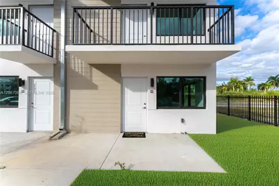 155 NW 160th St #TH 2, North Miami Beach, FL 33169 - Photo 2