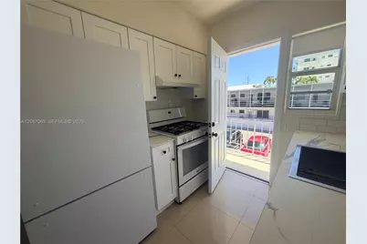 8080 Tatum Waterway Dr #17, Miami Beach, FL 33141 - Photo 20