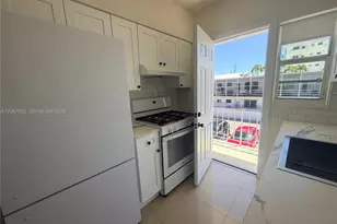 8080 Tatum Waterway Dr, Miami Beach, FL 33141 - Photo 20
