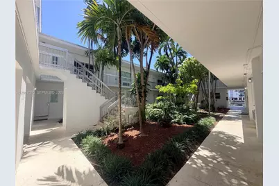 8080 Tatum Waterway Dr #17, Miami Beach, FL 33141 - Photo 2