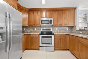 11102 NW 83rd St, Doral, FL 33178 - Photo 6